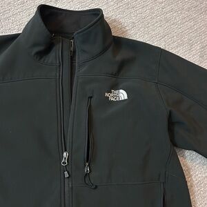 Medium Men’s Softshell North Face in Black